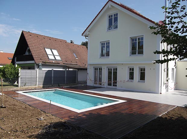 Poolbereich Umrandung vom Schreiner