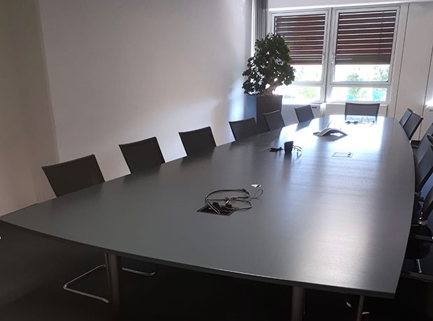 Konferenztisch aus unserer Schreinerei